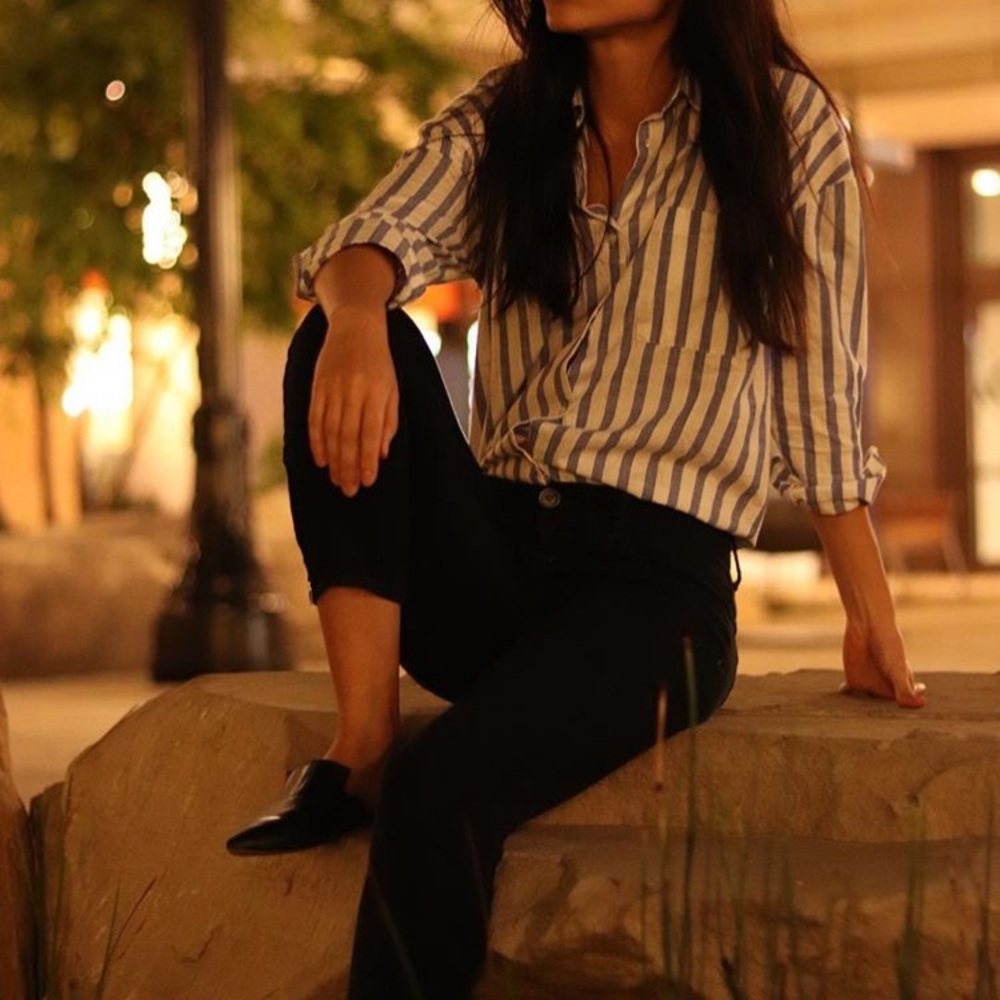 🛑SOLD🛑Soft blue and white button down shirt